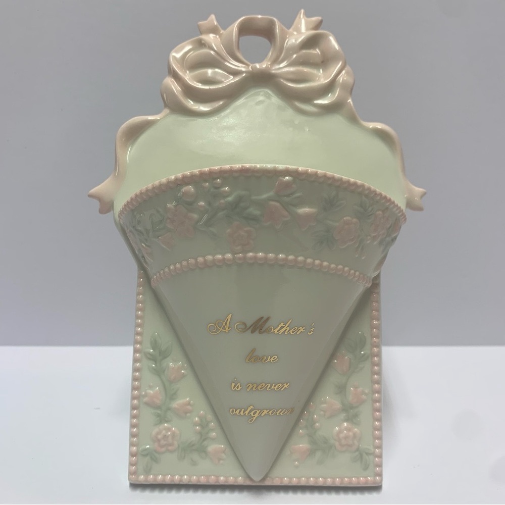 Vintage Avon Gift Collection Sentimental Moments Porcelain Vase - Mother - Picture 2 of 15